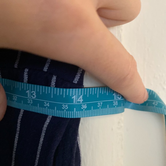 Old Navy cropped jumpsuit, navy, size medium, EUC - Picture 9 of 10